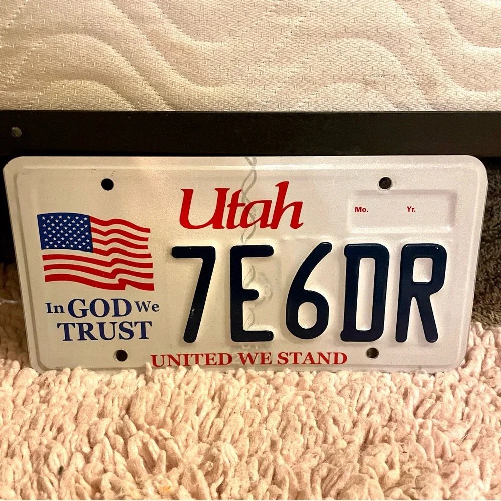 Utah In God We Trust United We Stand License Plate